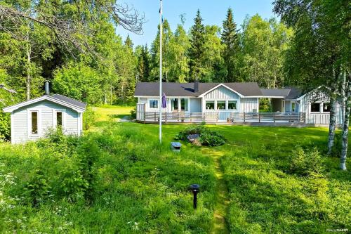 . 4 bedrooms house with sea view sauna and furnished garden at Kalix