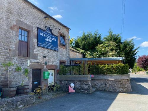 Strickland Arms - image 8