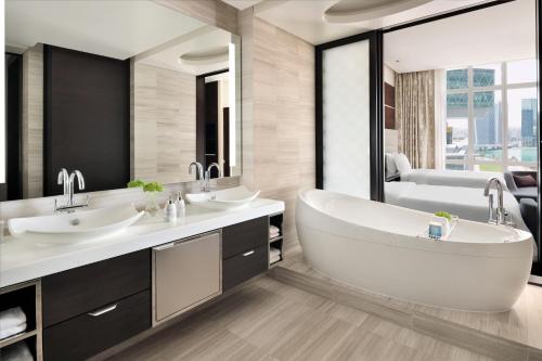 room detail thumbnail 2
