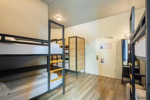  Bed in 6-Bed Dormitory Room