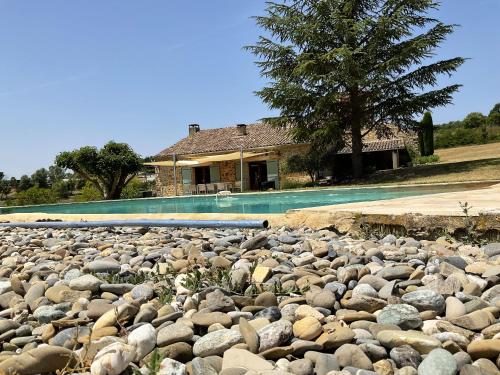 Villa de 5 chambres avec piscine privee jardin amenage et wifi a Saint Maime