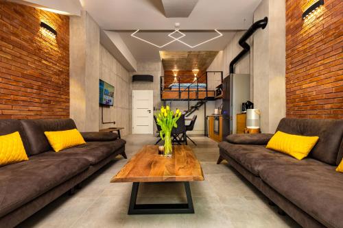 Industrial-style 2BD Loft with Parking Spot