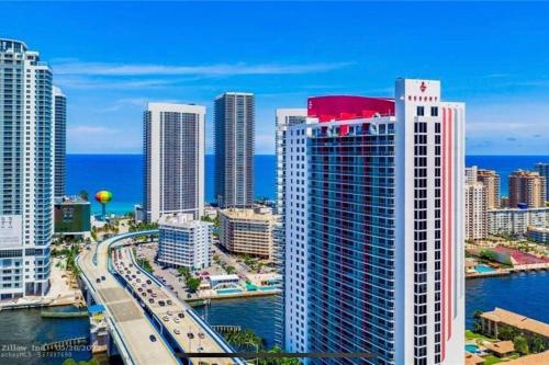 BeachWalk 1B 1B A Apmt Amazing View! 1109A in Hallandale Beach, USA