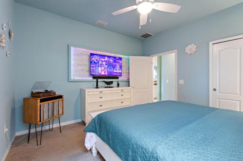 Stylish Cozy Family Getaway with Private Pool and Lake View