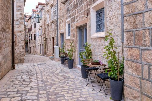 Heraclea Residential Apartments – Hvar (city), MD