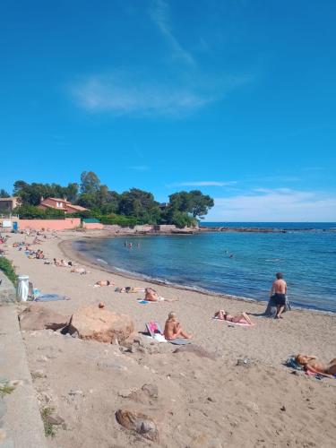 Mer et Soleil near Le Toukan