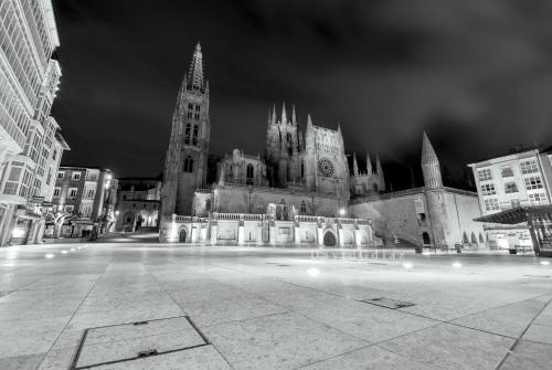 Cerca de lugares turísticos, Happy Hostal Carrales in Burgos