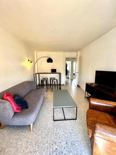 Le Floralis 2 bedroom apartement with parking space in Antibes