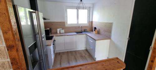 Kitchen, Appartement T3 proche centre - Climatisation & Parking prive in Figuerolles