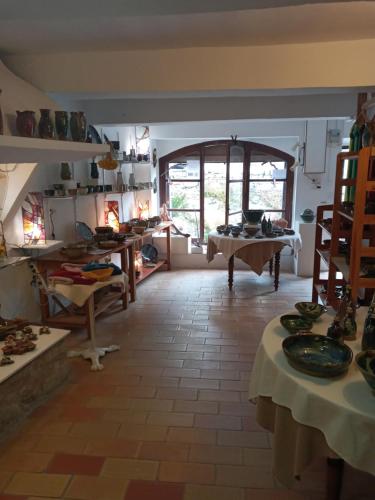 appartement chez l'artiste in La Caunette
