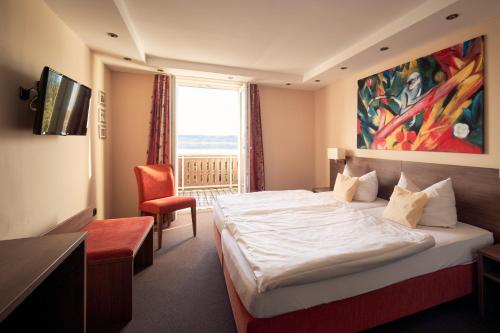 1 queen bed