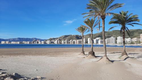 Terraza con vistas al mar Parking privado 120 mts, junto a la playa