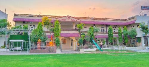 Hotel Prabhat Palace