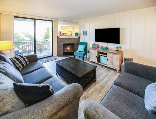 B106 - Tropical Paradise on the Beach in Oceanside, USA