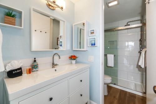 B210 - Coastal Cove in Oceanside, USA