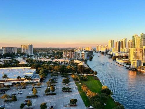 BeachWalk 1B 1B A Apmt Amazing View! 04A in Hallandale Beach, USA