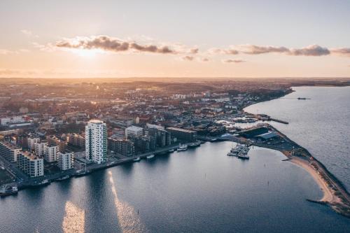 Holbæk. Byhus med fjordudsigt, og 5 min. til bymidten in Ringsted