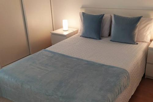 Lisbon, 2 Bedrooms, Metro & Airport, AC & WiFi