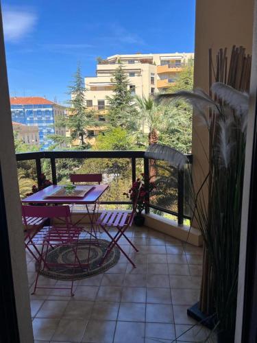 GRAND H -F2, FACE VIEUX- NICE, TERRASSE, ASCENSEUR, CLIMATISATION, Terrace - Nice city center, Nice (fotografie 8)