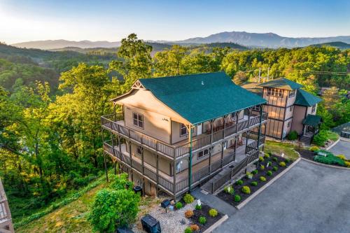 Exterior view, Summer Special, Sleeps 20, Theater, HotTub, Game, Pet Friendly in Pigeon Forge (TN)