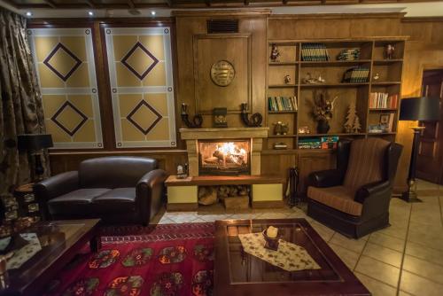 Anesis Hotel – Karpenisi, AL