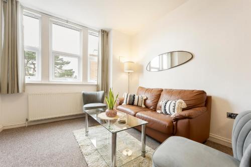 Picture of West Beach 2Bedroom Apartment 5Min From The Pier With Parking