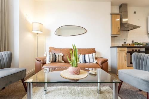 West Beach 2Bedroom Apartment 5Min From The Pier With Parking