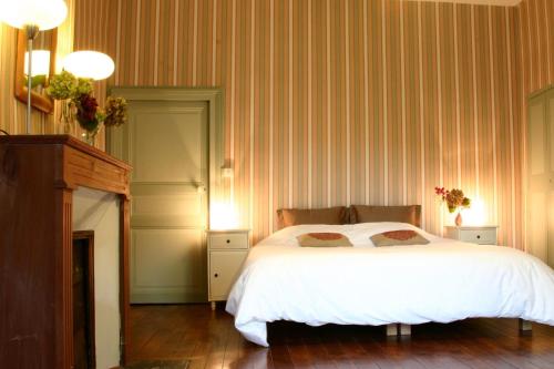 1 queen bed, 1 twin bed