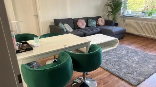 Helle mit Balkon 5 Minuten zum Pool 60q central ,otopark ,Netflix in Bielefeld, Deutschland