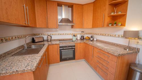 Apartment with Sea View image 4