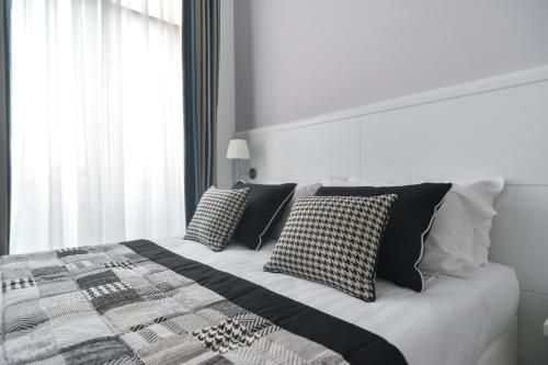 Lata Luxury Rooms - image 5