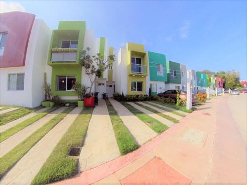 Casa Flor de Mayo - 300MB wifi, dishwasher, washer, dryer & AC in Puerto Morelos, Mexico