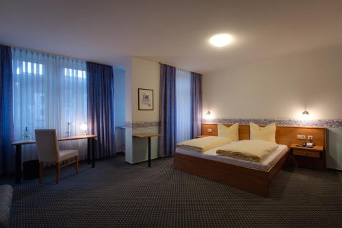 1 queen bed