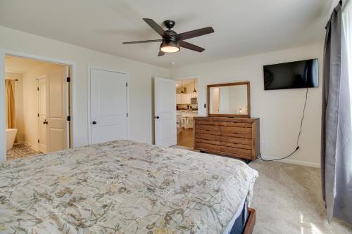 Near Lake Anna Gem with Saltwater Pool and Arcade! Near Lake Anna Gem with Saltwater Pool and Arcade!