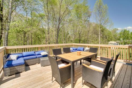 Near Lake Anna Gem with Saltwater Pool and Arcade! Near Lake Anna Gem with Saltwater Pool and Arcade!