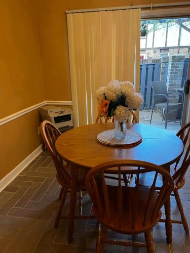 #2BR Cozy Villa - Mins to Historic STM Amusement Park! - image 2