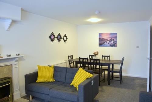 Lindrick Villa- 3BD Bunglow , Free parking- Long stays - Leicester