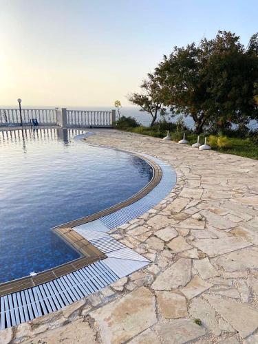 Úszómedence, Nysa8 in Pomos