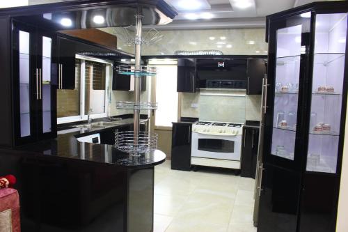Kitchen, إطلالة جبال عجلون in Ajloun