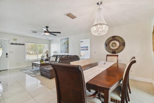 Sport és szabadidő, Home Near Weeki Wachee, King Bed, Huge Backyard in Spring Hill