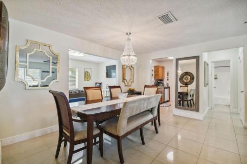 Sport és szabadidő, Home Near Weeki Wachee, King Bed, Huge Backyard in Spring Hill