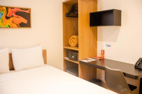 1 queen bed