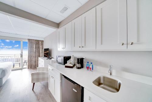 Montreal Beach Resort