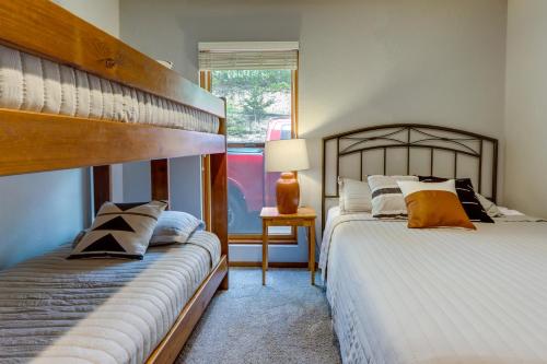 Lakefront Retreat in the Heart of Osage Beach! Lakefront Retreat in the Heart of Osage Beach!