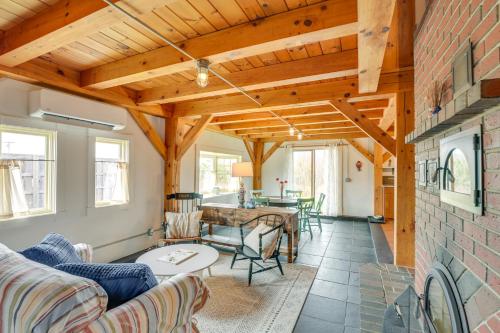 Cozy Pet-Friendly Cottage Near Fort Knox and Acadia