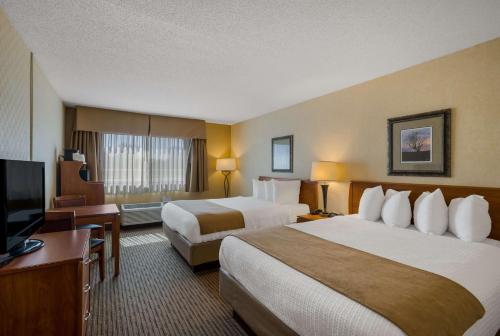 2 queen beds