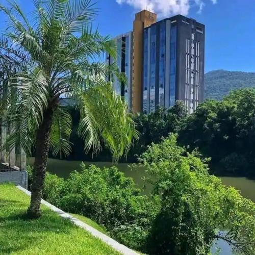 สภาพแวดล้อมโดยรอบ, Saint Sebastian 106 in ตเชอร์เนียวิตช์