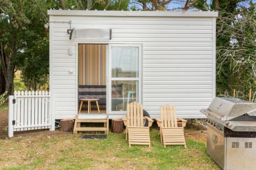 Rural Couples Retreat/Tiny House in Pukehina