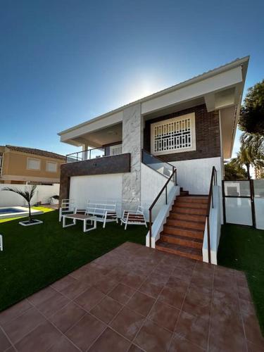 Sea-side Villa in la Zenia