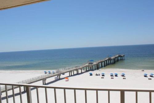 Emerald Skye 52 by ALBVR - Beautifully decorated beachfront condo in Orange Beach (AL)